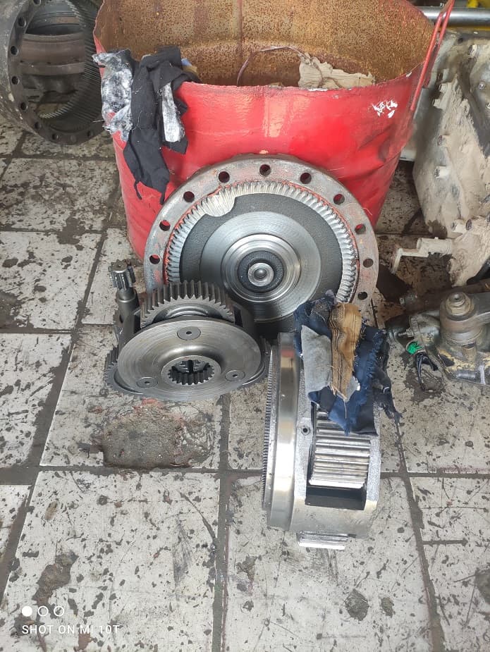 Travel Motor